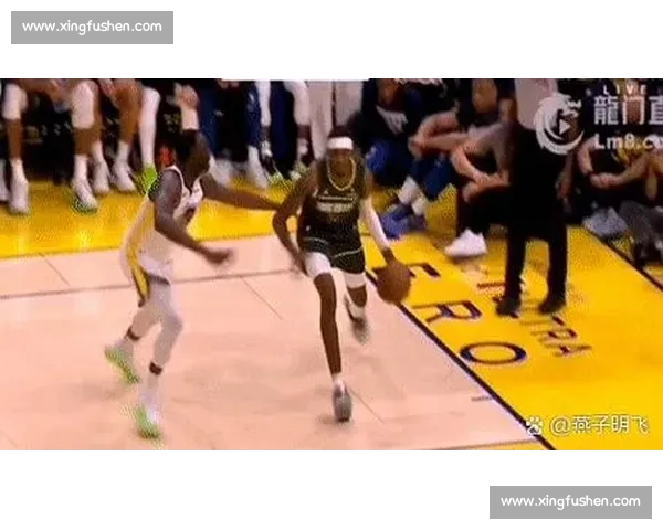 篮球比赛中推人犯规的判罚标准与常见争议问题深度解析及裁判尺度探讨